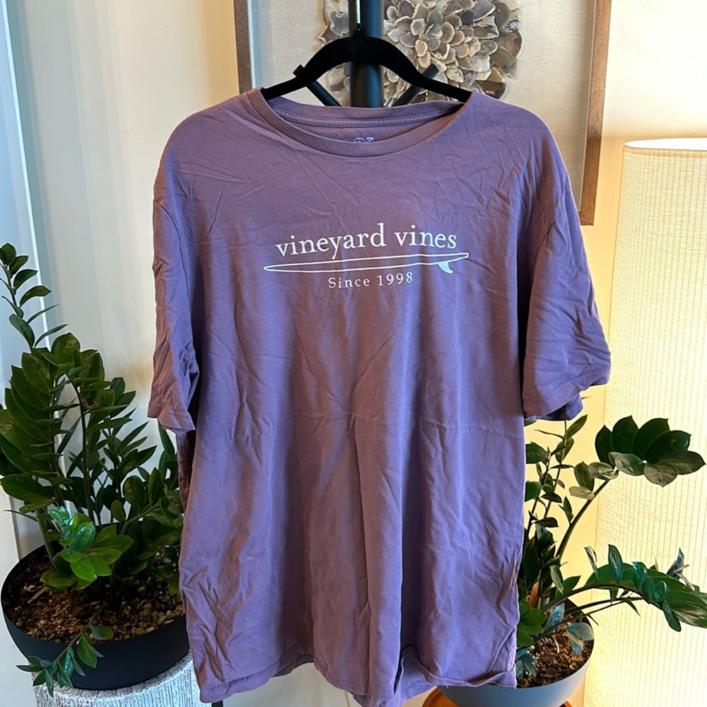 Men’s XL Vineyard Vines T shirt